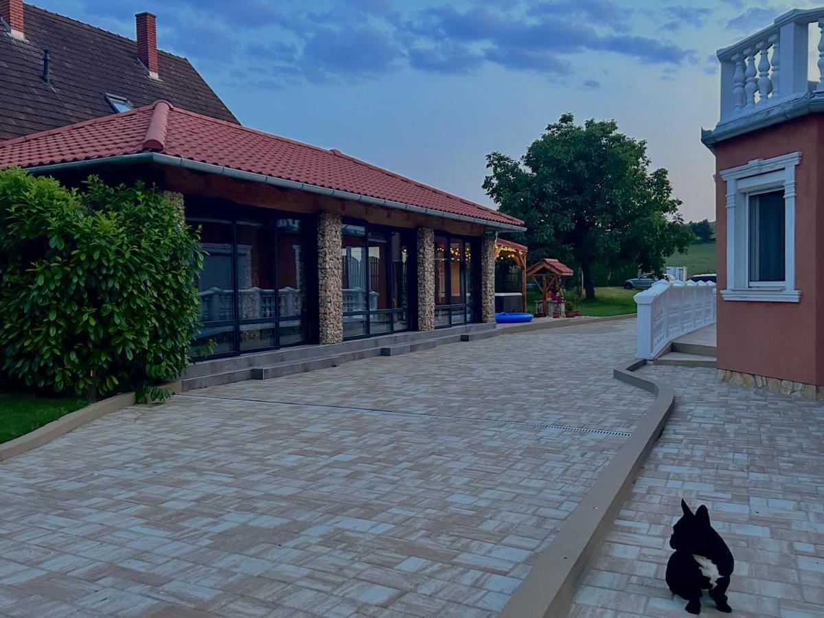 Bikeaway Guesthouse Kereki ภายนอก รูปภาพ